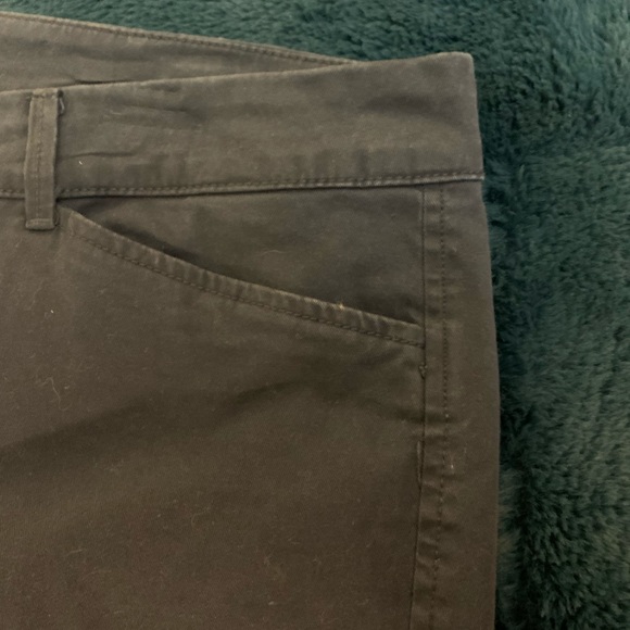 Old Navy ankle length Pixie pants - Picture 2 of 6